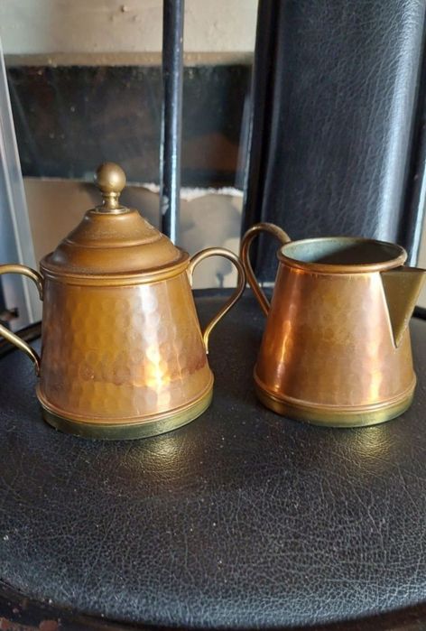 Set ceainic, zaharnită și letieră