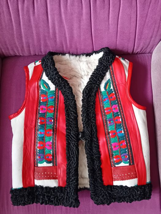 Vând cojoc laibar /labreu pieptar de Bihor din piele naturala și blan