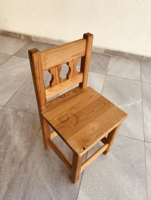 Ретро скандинавски детски стол – масивно дърво