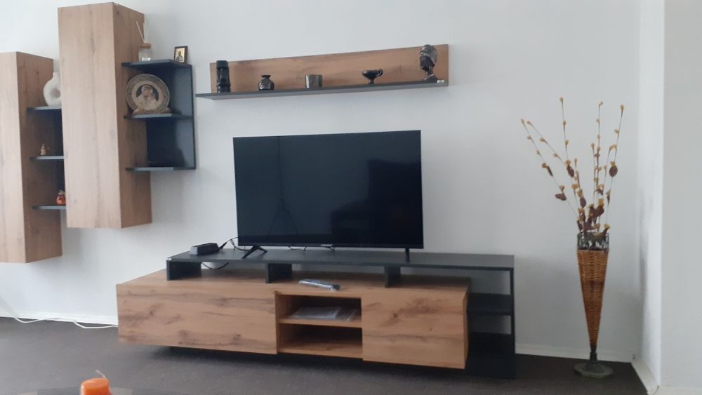 Собственик дава под наем