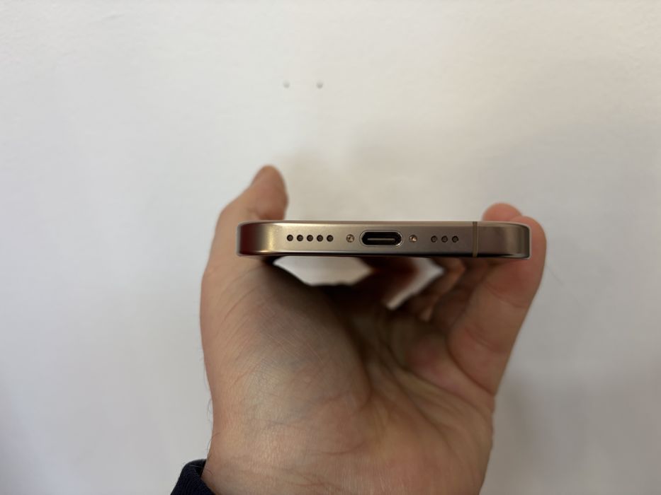Iphone 16 Pro, 256 gb, Desert Titanium, cu Bypass