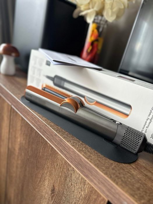 Dyson airstrait преса