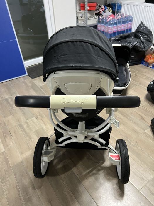 Vand carucior Quinny 4 in 1 si alte accesorii pentru bebelusi