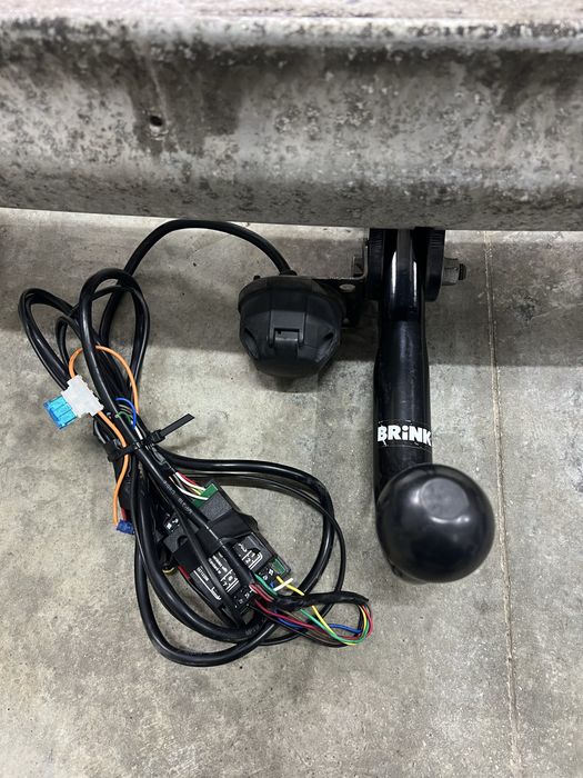 Теглич за Мерцедес МЛ / Mercedes ML W164 - чисто нов