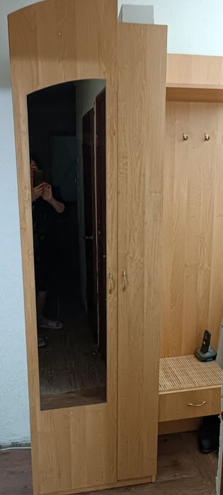 Прихожая  срочно