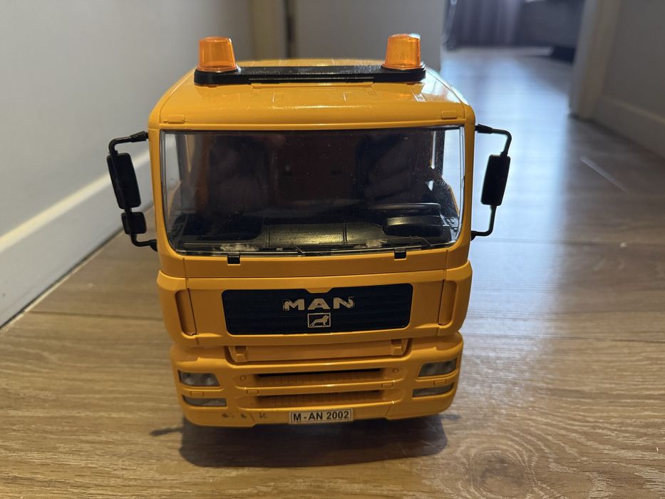 Bruder MAN влекач