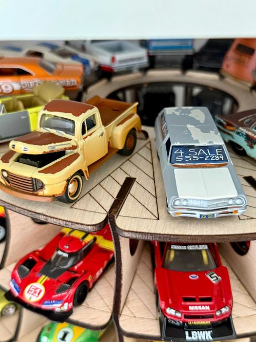 Display pentru mașinuțe 1:64 – Hot Wheels, Matchbox, Bburago 60 locuri