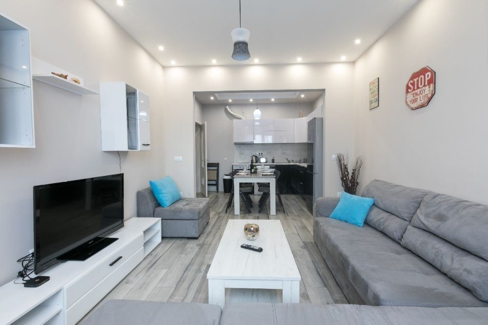 Дава се под наем Тристаен апартамент в София, Манастирски ливади - 95 кв.м за 688.5 € - Снимка #2