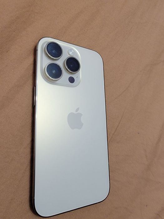 Iphone 14 pro 128 gb златен като нов!