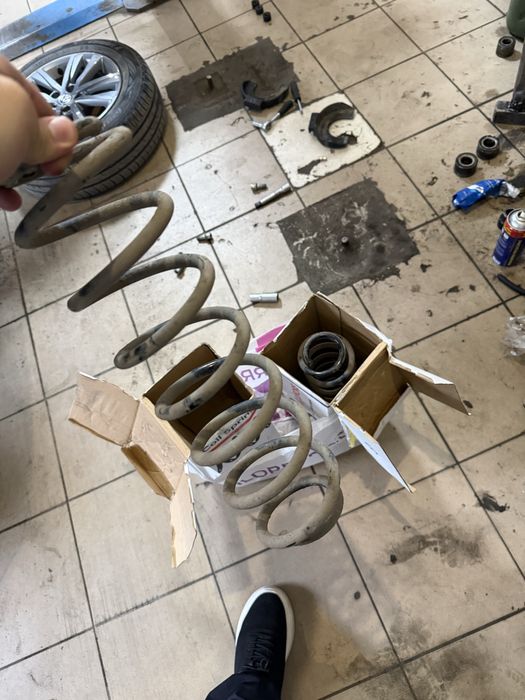 Продам задние пружину Volkswagen polo