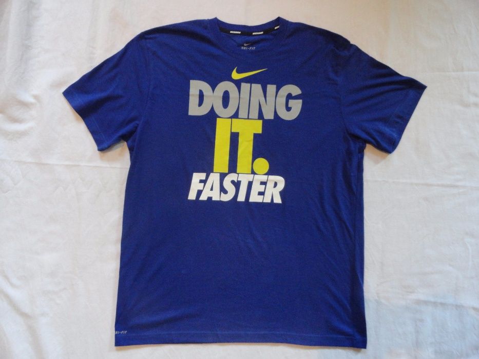 T-shirt NIKE Running Dri-Fit - Doing it. Faster