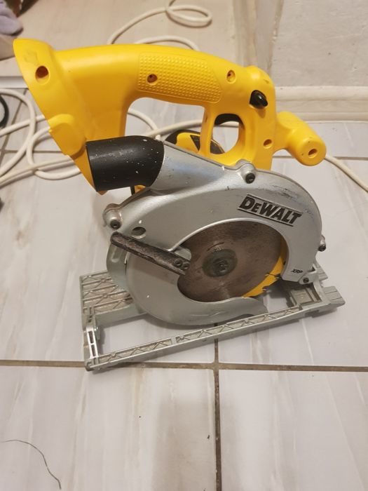 Circular Dewalt DC390