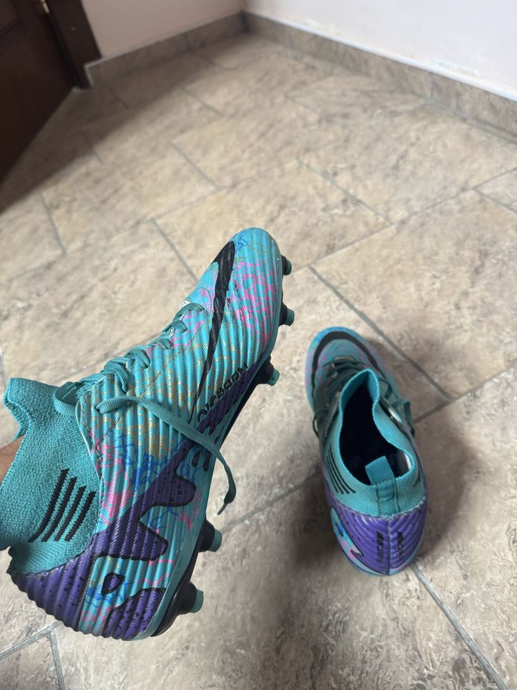 Футбольный бутса: Nike Air Zoom