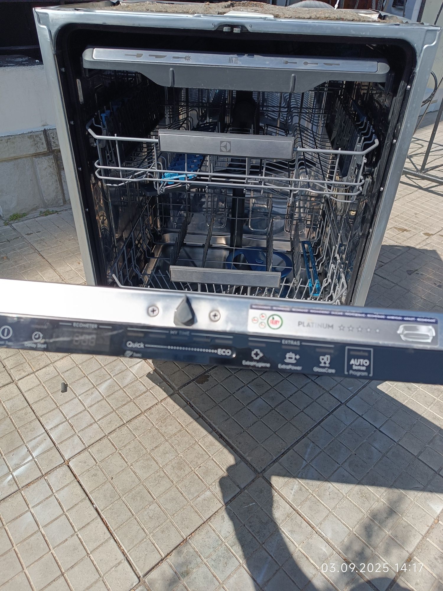 Съдомиялна за пълно вграждане electrolux