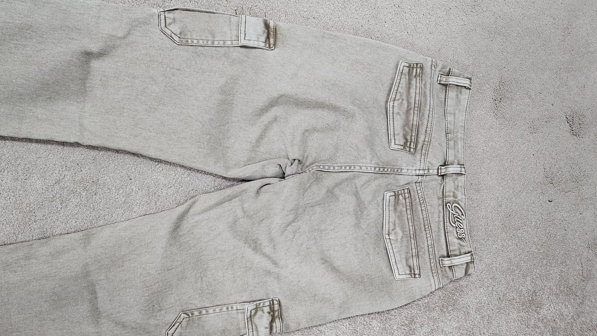 Дънки GUESS с бродерия
