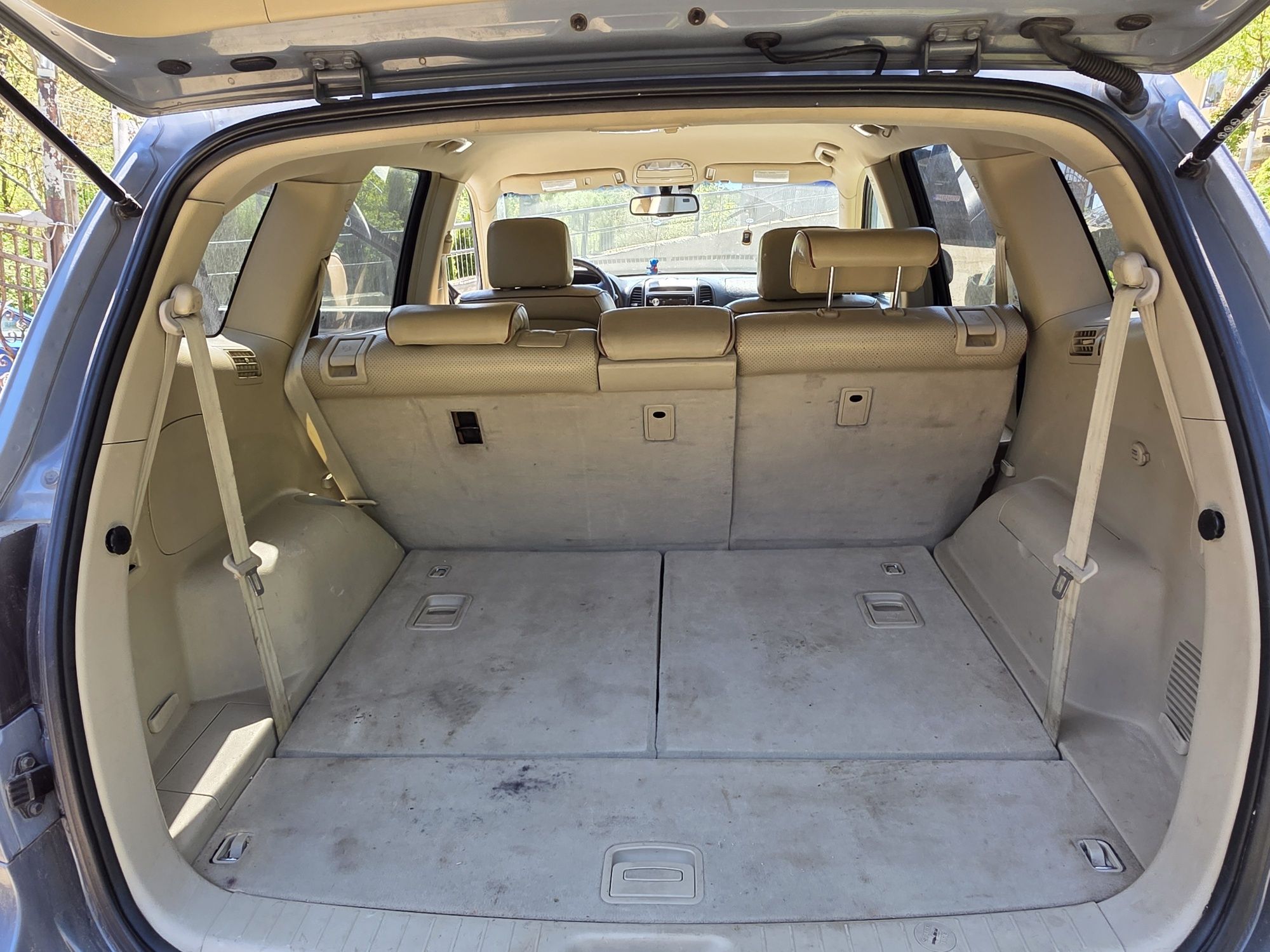 Vând Hyundai Santafe 4x4 negociabil