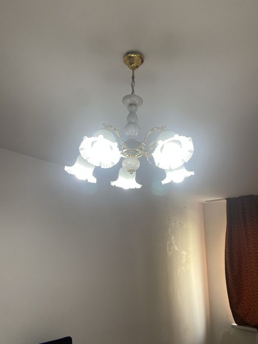 Люстра пятирожковая