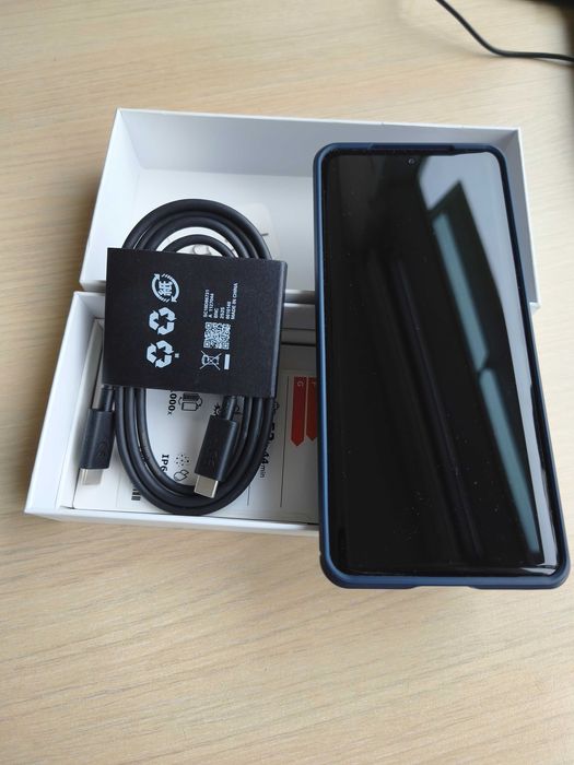 Vand telefon Motorola Edge 60 Fusion 12GB RAM -folosit 2 luni