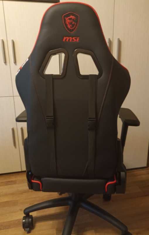 Игровое геймерское компьютерное кресло - MSI MAG CH120 X