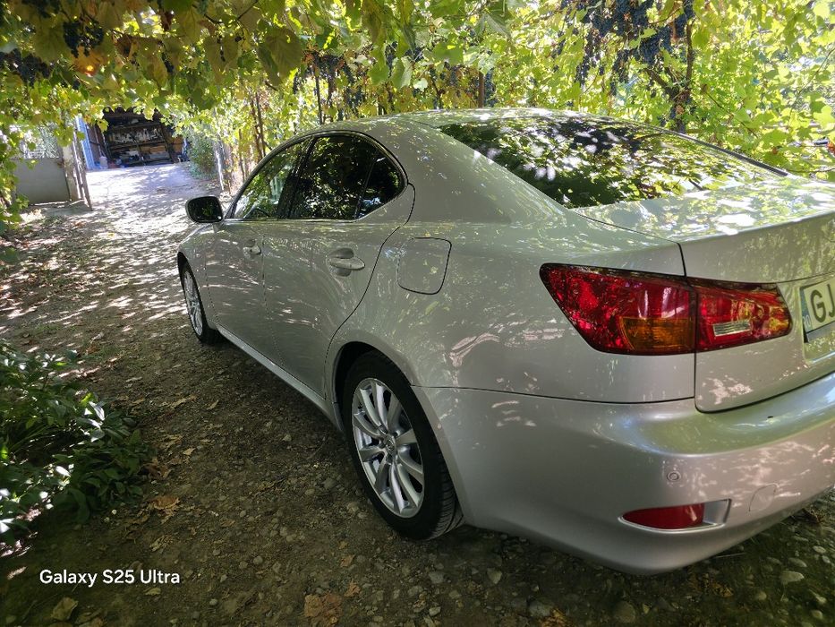 Lexus IS Lux̌ury Line