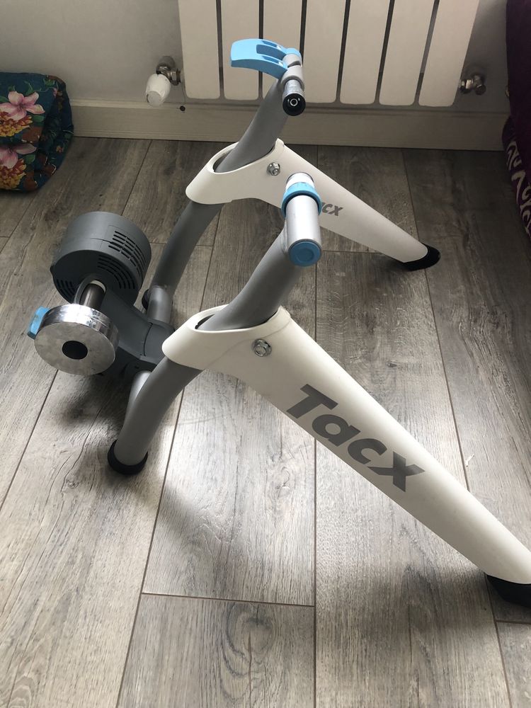 Велостанок Tacx Flow Smart Trainer