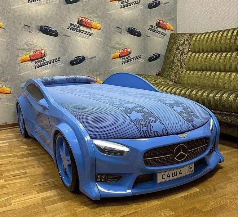 Детская кровать машинка