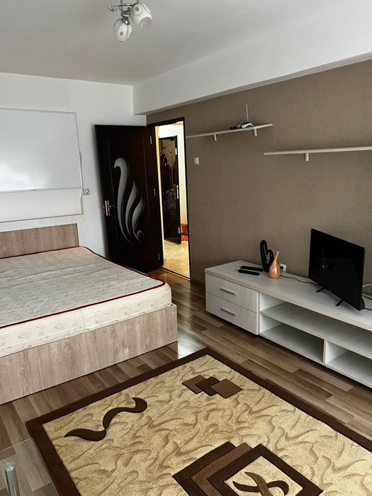 Închiriez Apartament cu 1 Cameră