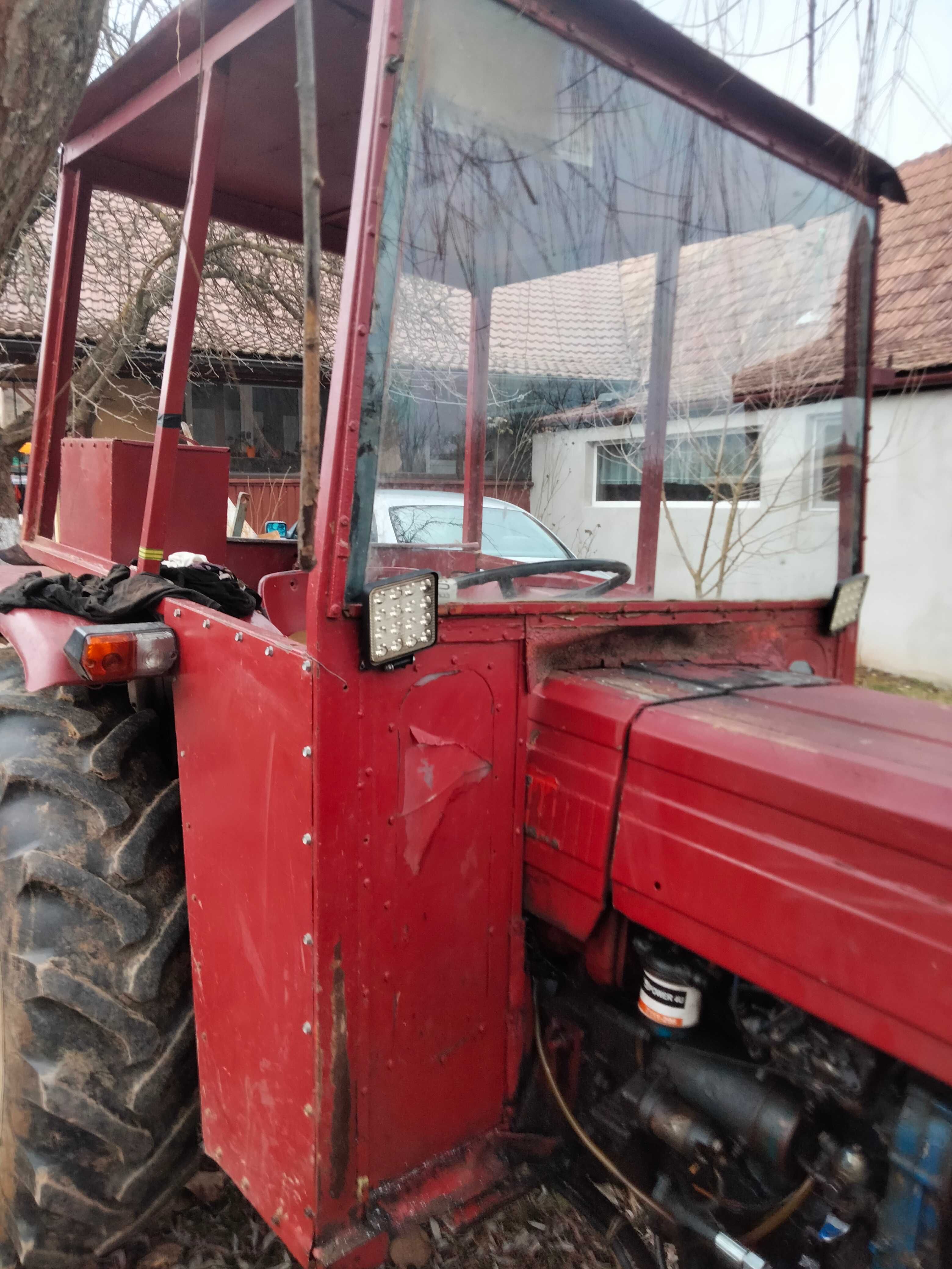Vând tractor utb 450