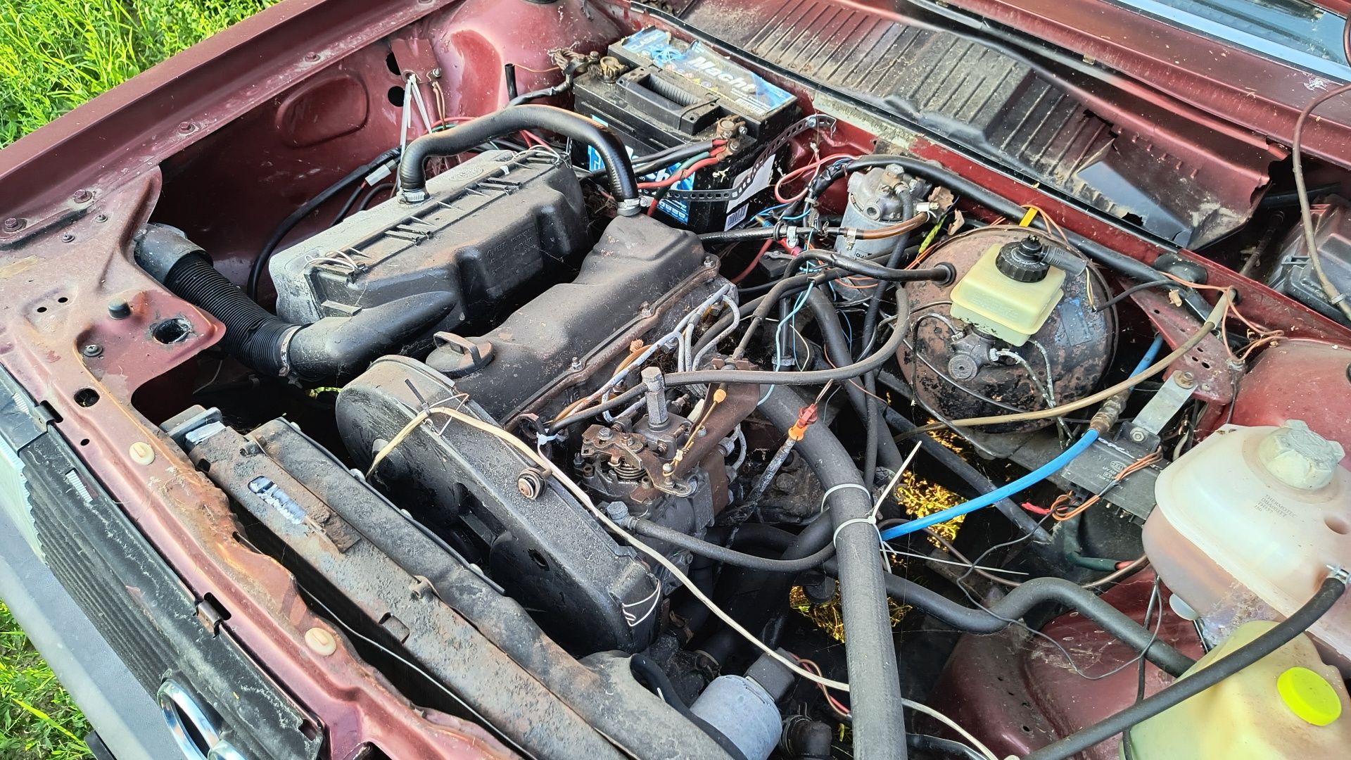 Audi 80 B2,an 1981,stare buna de funcționare,motor și cutie de rezerva