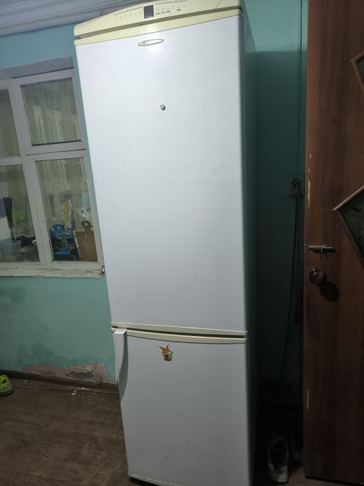 Продам Холодильник Hansa на запчасти, проблема с платой.