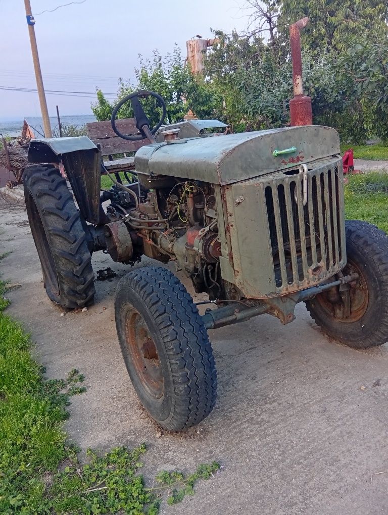Трактор ДТ-20 стар
