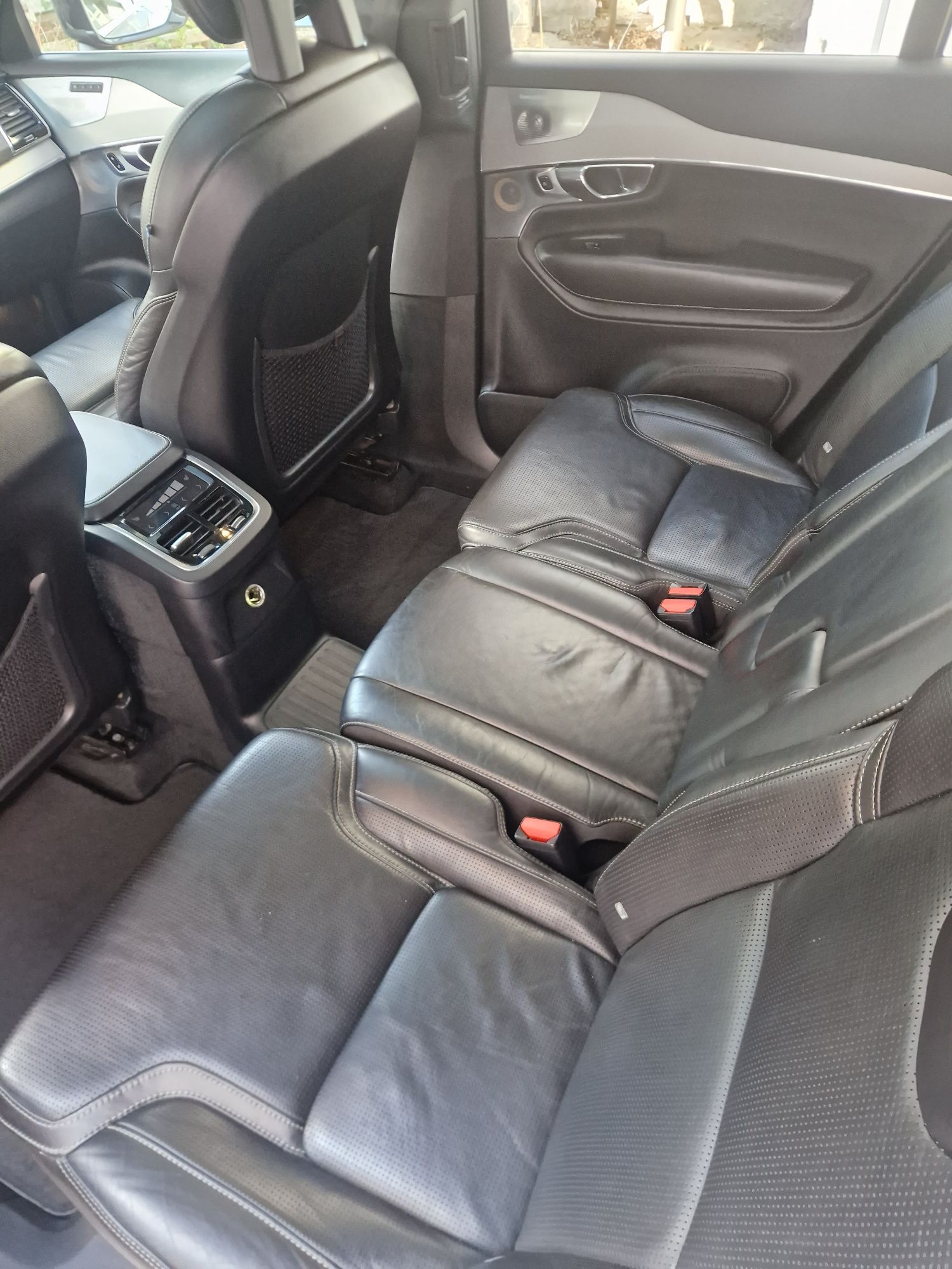 Volvo XC90 2.0 T8 Hibrid Plug-in 4x4 Automatic  7 locuri Benzina/Elect