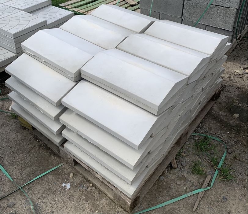 Capace Albe / Gri Antracit pentru Stalpi, Coame gard, din beton