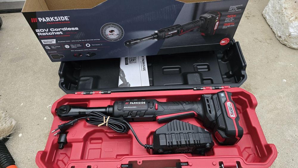 Cheie Antrenor cu clicket Parkside Perf 20V Si Masina Insurubat 12V