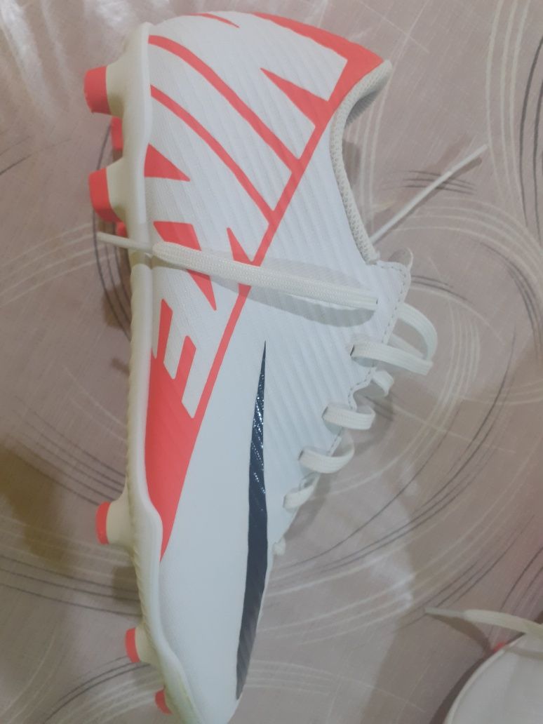 Бутонки Nike mercurial
