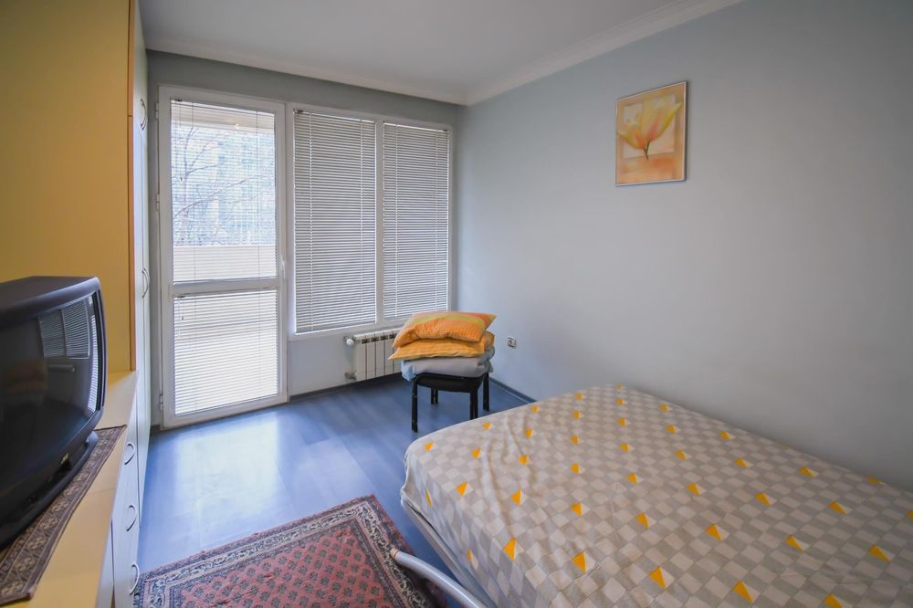 Дава се под наем Четиристаен апартамент в София, Лагера - 180 кв.м за 950 € - Снимка #9