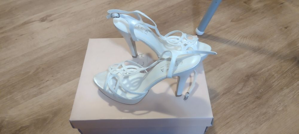 Sandale EPICA,ocazii speciale,arta 10/10.