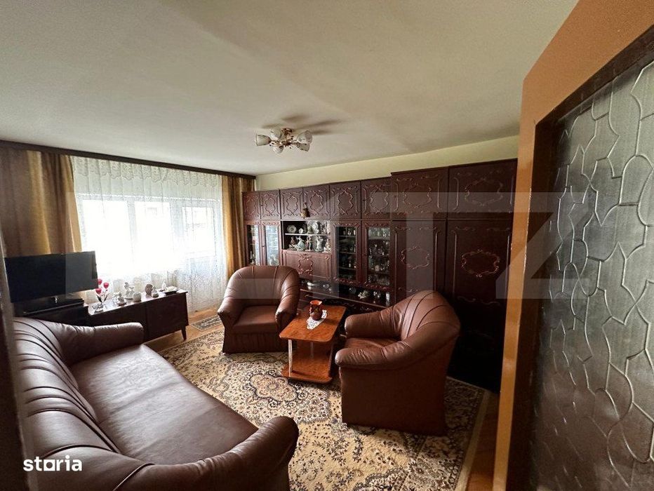 Apartament cu 4 camere, 105 mp, balcon, garaj si loc de parcare, zona