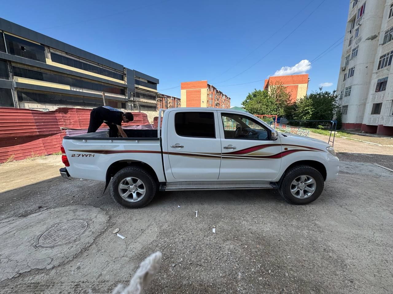 Toyota Hilux сотилади