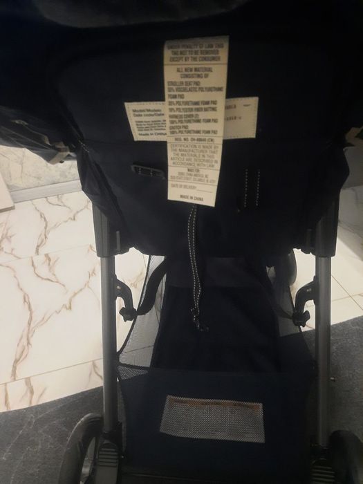 Продаётся фирменный  коляска monebebe