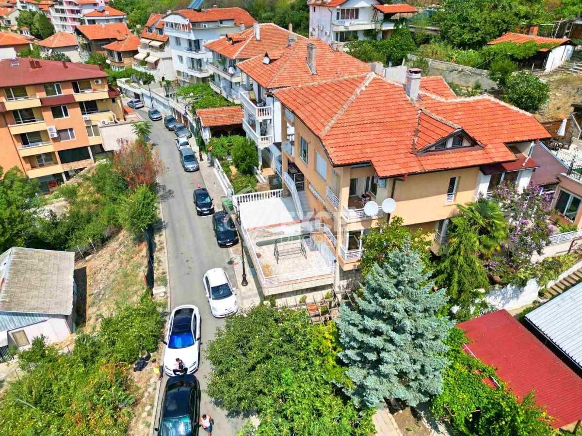 Обзаведена къща с гледка море в Сети Влас, без поддръжка