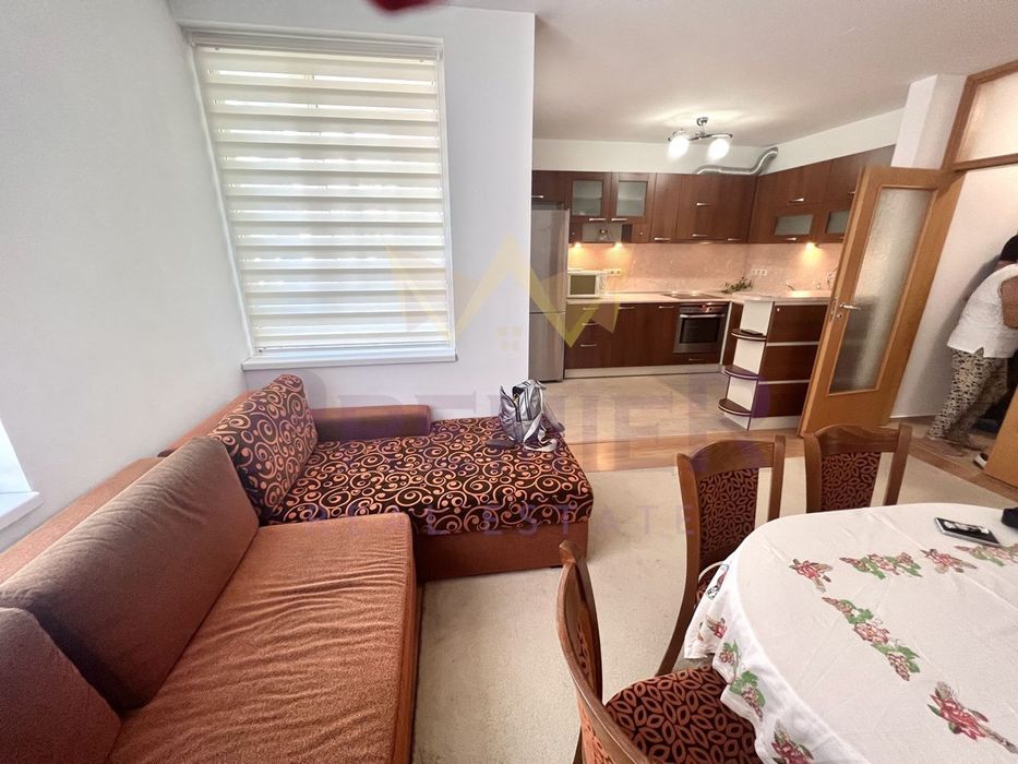 Дава се под наем Двустаен апартамент в Варна, Цветен квартал - 72 кв.м за 408 € - Снимка #2