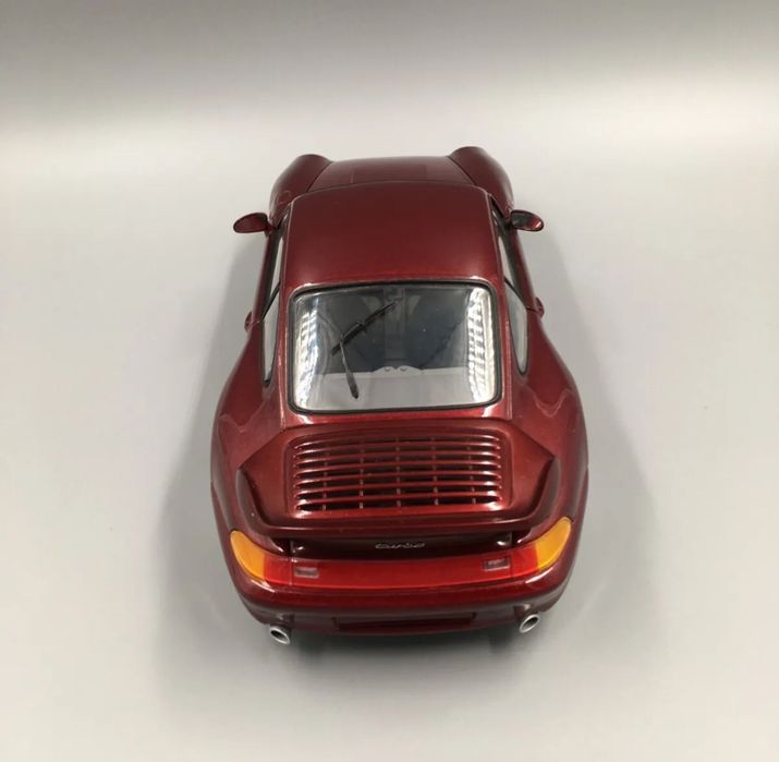 Macheta scara 1 18 Porsche 911 993 turbo coupe UT models
