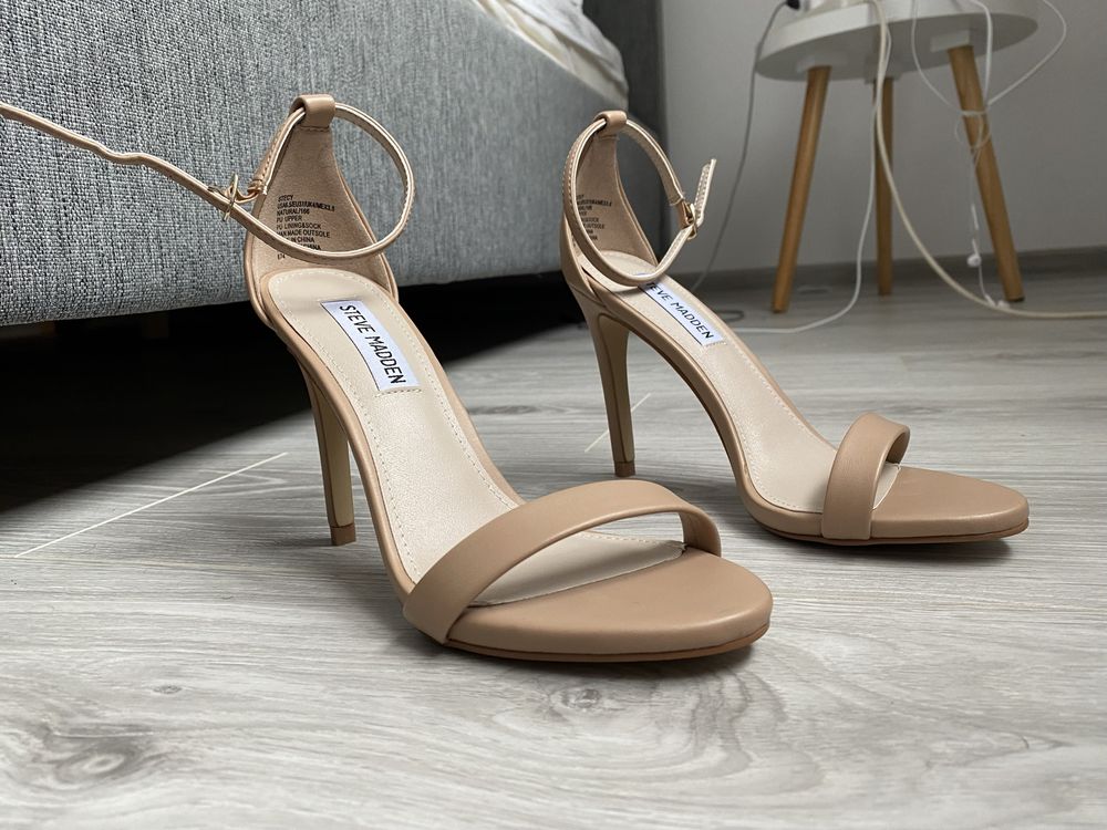 Sandale nude Steve Madden marimea 37