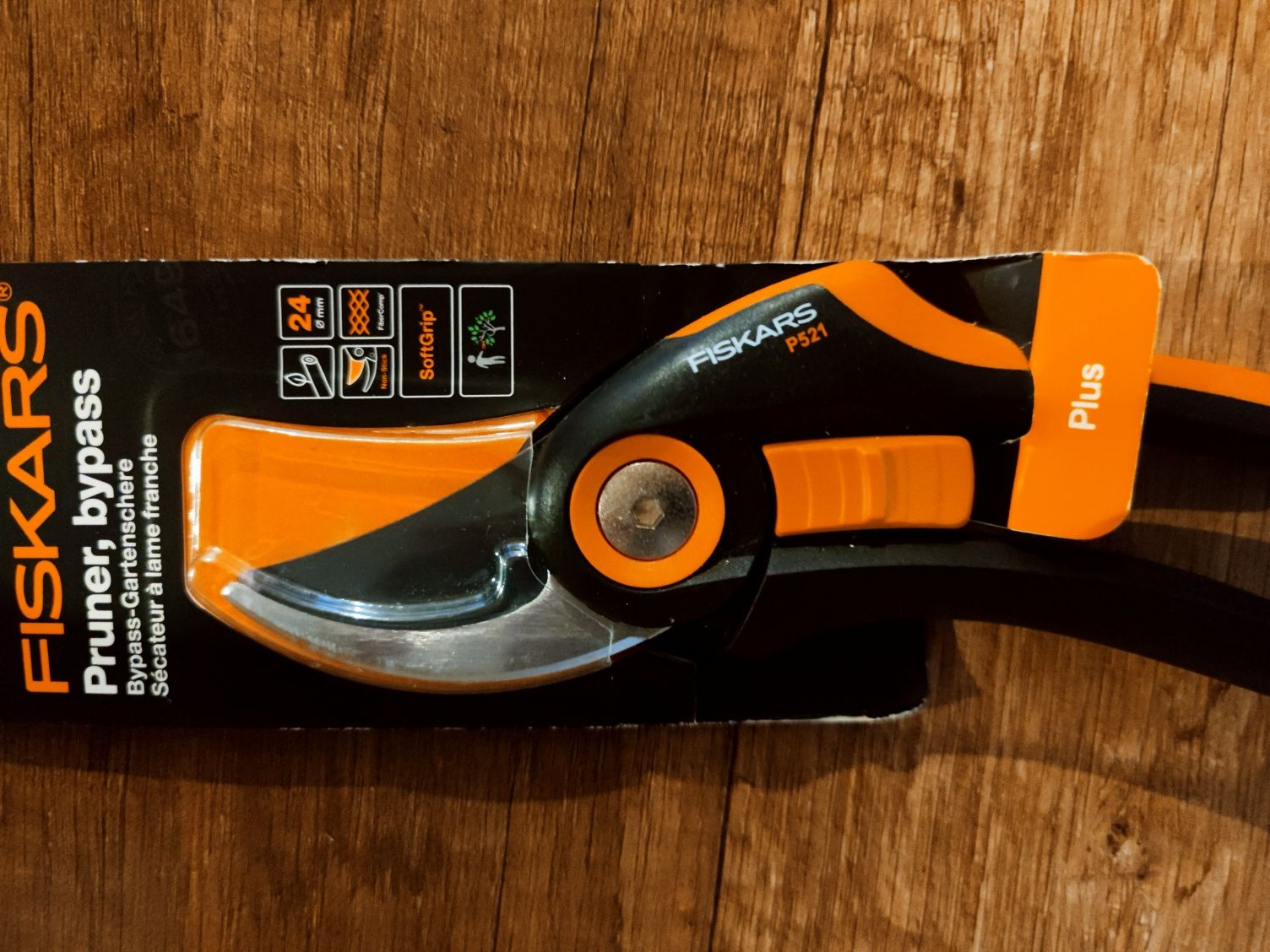 Foarfeca Fiskars Pruner, foarfece pas cu pas