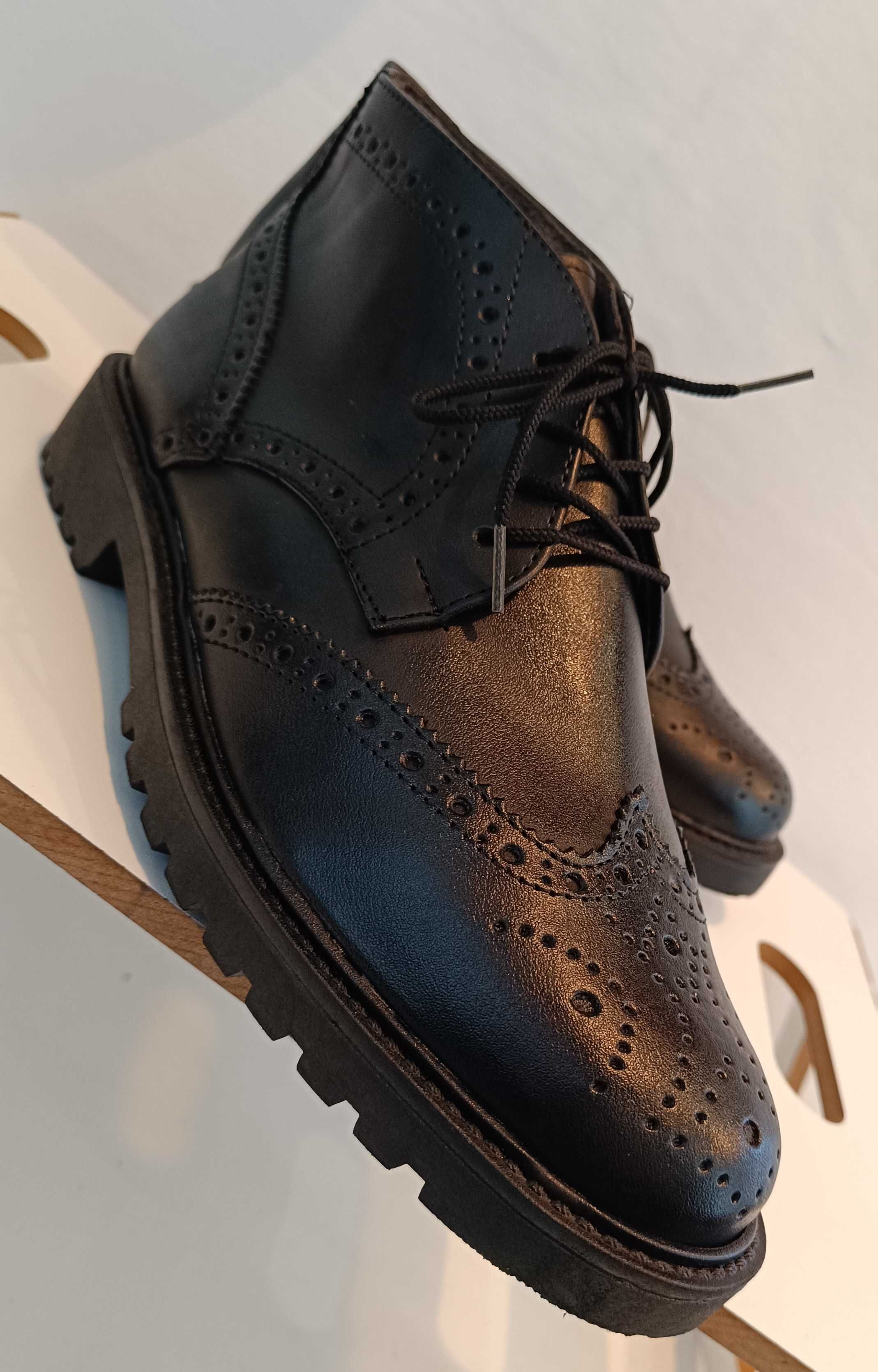 Ghete lace up 40.5 41 brogue Lavoratione Artigianale NOI piele natural