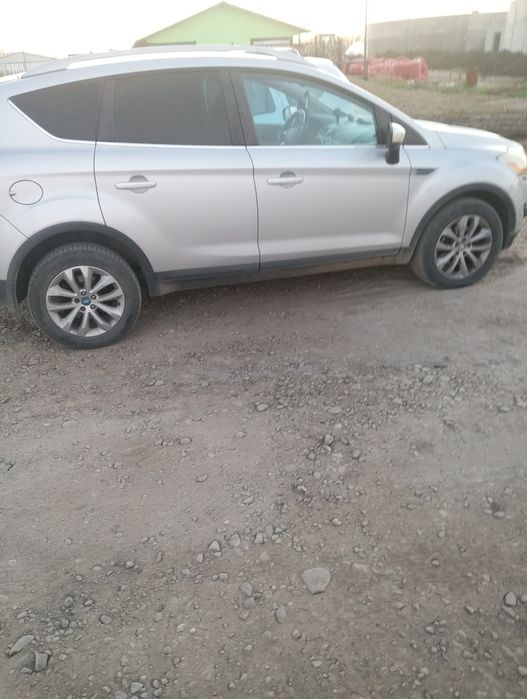 Vând Ford kuga 2010
