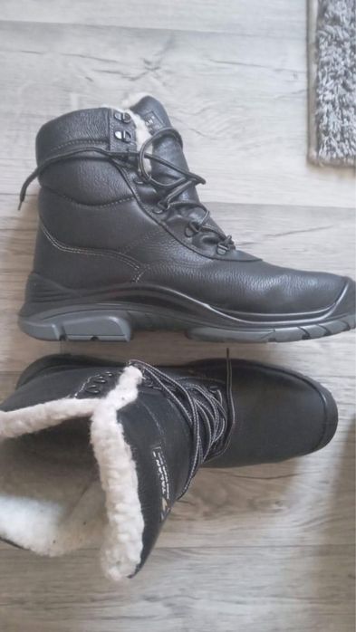 Продам утепленные сапоги.