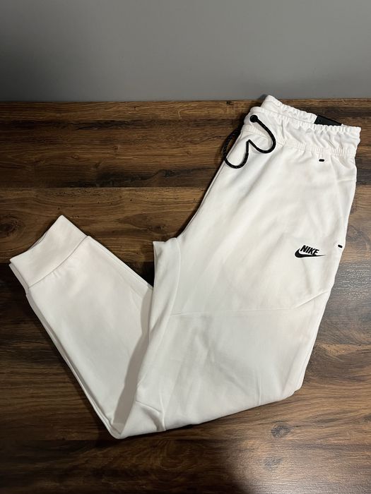 Pantaloni Nike Tech Albi