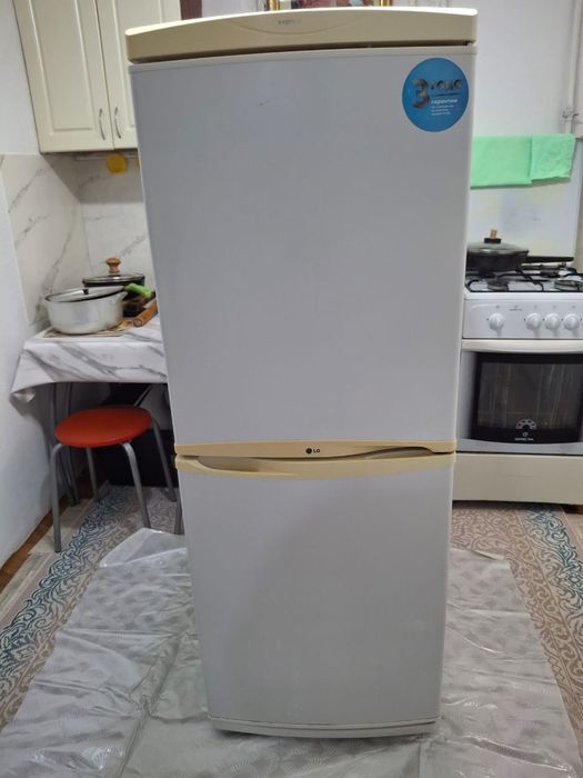 Продам холодильник в хорошем состоянии. Цена 25 тыс.